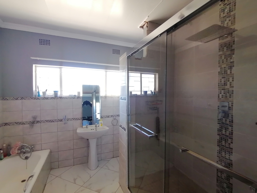 4 Bedroom Property for Sale in Klerksdorp Rural North West